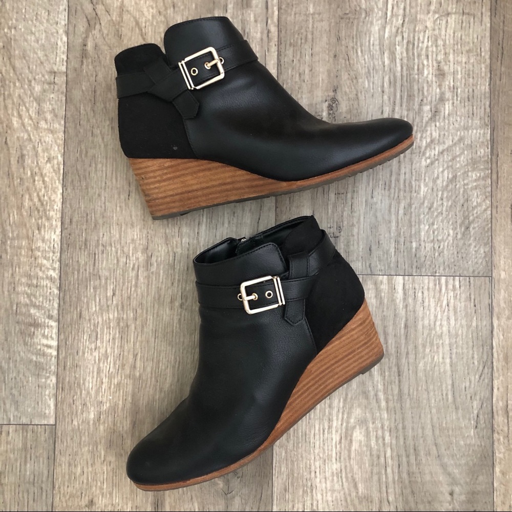 Dr. Scholl’s Shoes- Darcy double wedge bootie